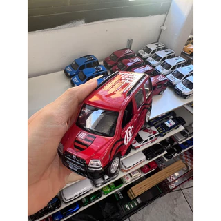 Carrinho Miniatura Fiat Doblo Adventure Metal Die-cast com desenho de times