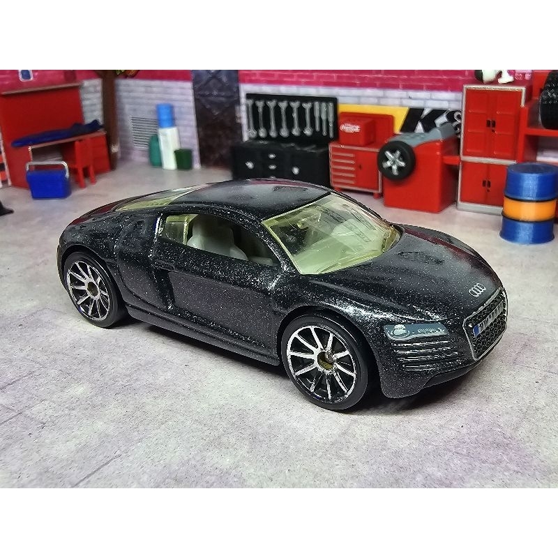 Hot wheels 07 audi r8 online