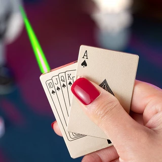 Isqueiro Maçarico Recarregável Gás Mod Cartas Baralho Luz Lanterna Poker A