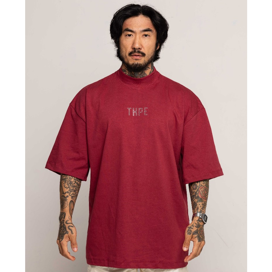 Camiseta Oversized Gola Alta Vinho Strass