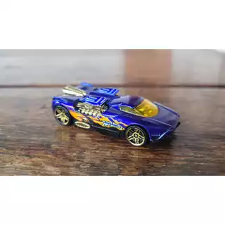 Hot Wheels com Pequenos Detalhes - Maelstrom Azul - 2X Power Launcher 2005 (Fora da Embalagem) -1:64