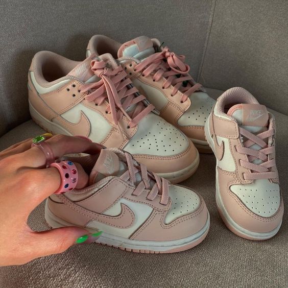 Tenis Infantil Dunk Low Nike Nude e Branco Feminino e Masculino Cano