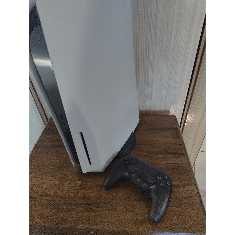 PS5 semi-novo com controle e acessórios