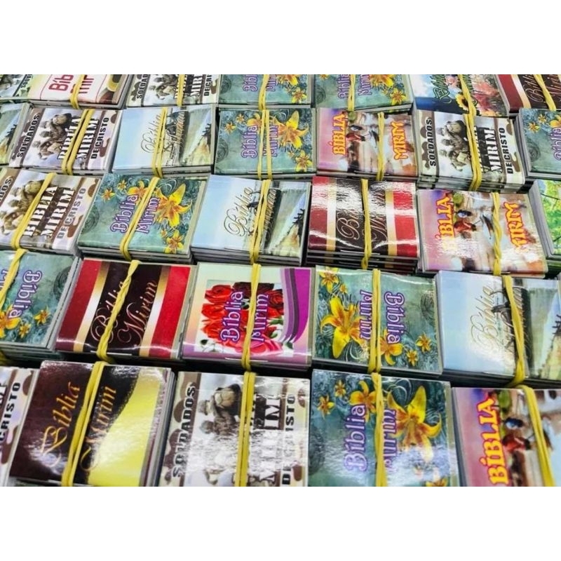 Pacote con 100 Mini Bíblia Lembrancinhas Evangelismo