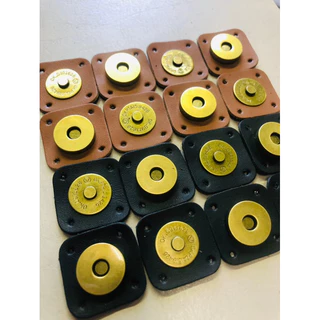 Botão imantado. 18 mm. Base couro genuíno 3 x 3 cm. Pacote com 10 pares por R$33,00.