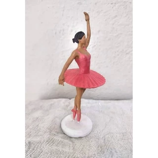 Escultura Bailarina pintada à mão - impressão 3d
