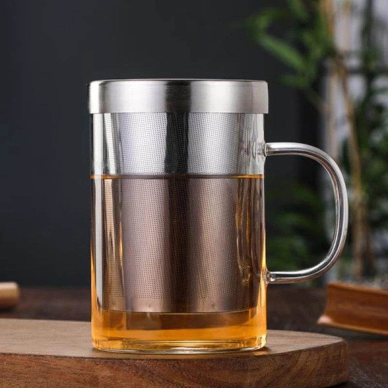 Caneca de vidro com infusor e tampa