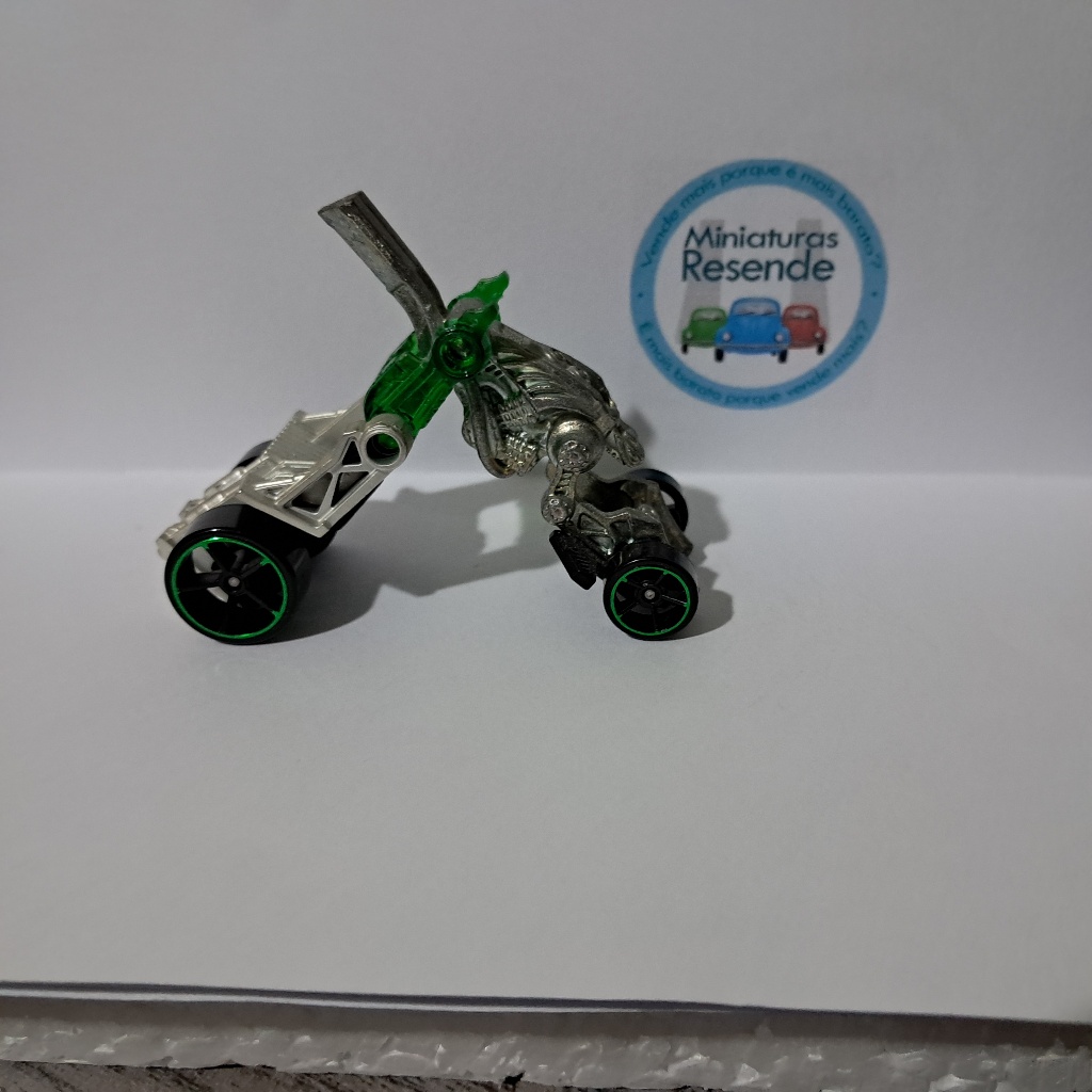 (28-4-7-JUN24) Hot Wheels Spector (Miniatura ORIGINAL loose).