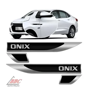 Par Emblema Lateral Resinado Aplique Adesivo Paralama Porta GM Onix