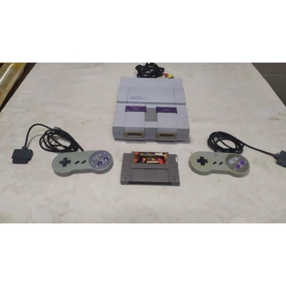 super nintendo com 2 controles e 1 cartucho