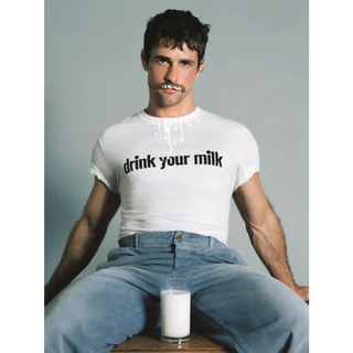 Camiseta Drink Your Milk Kit Connor Loewe
