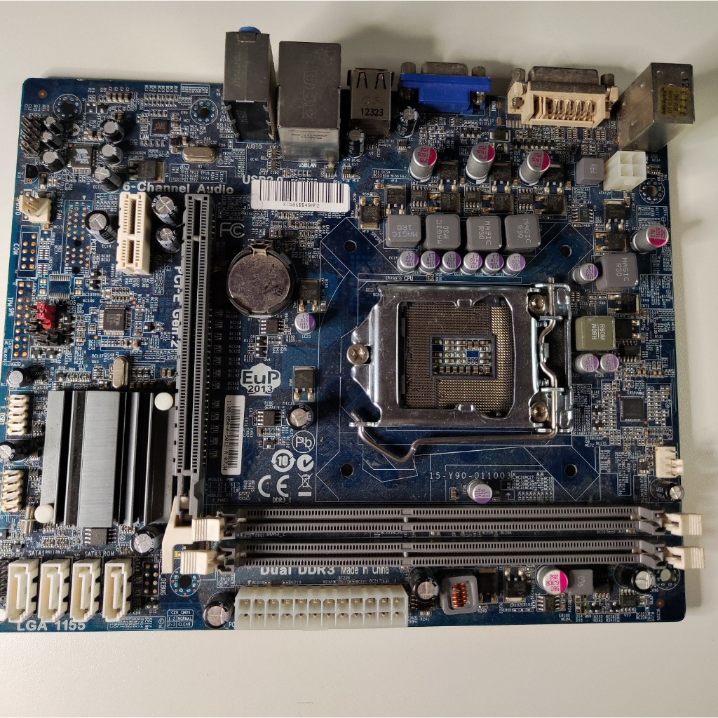 Placa-Mãe Foxconn ACA86BB49AF2 LGA 1155 - com pinos amassados