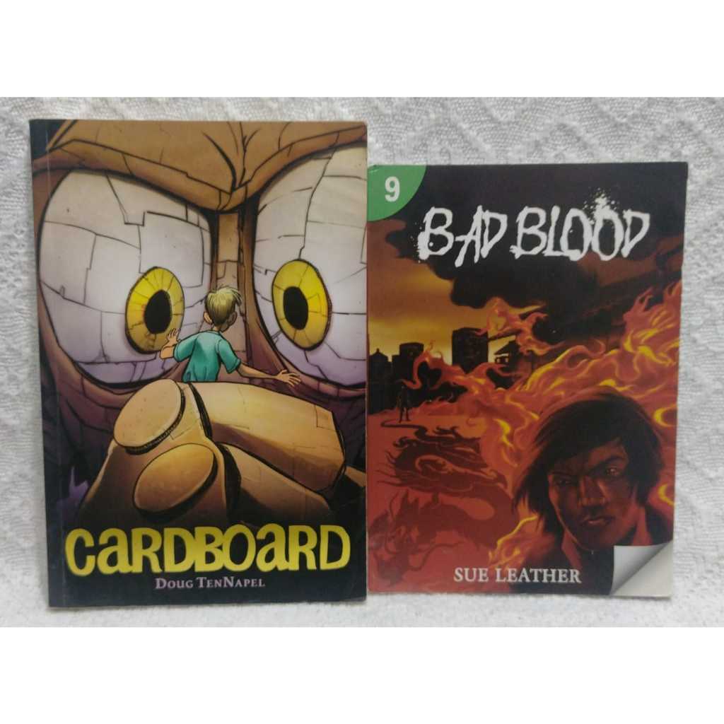 (DOIS LIVROS EM INGLÊS) - CARDBOARD (HQ) - Doug TenNapel / BAD BLOOD - Sue Leather