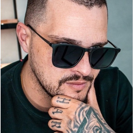 Óculos de Sol Masculino Retangular Estilioso Hastes em Metal UV 400 Cris Marca Original