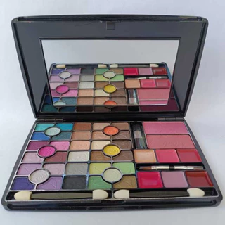 Estojo de Maquiagem Sombra, Blush e Baton