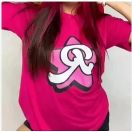 Camisa Camiseta unissex dos rosas emilly vick