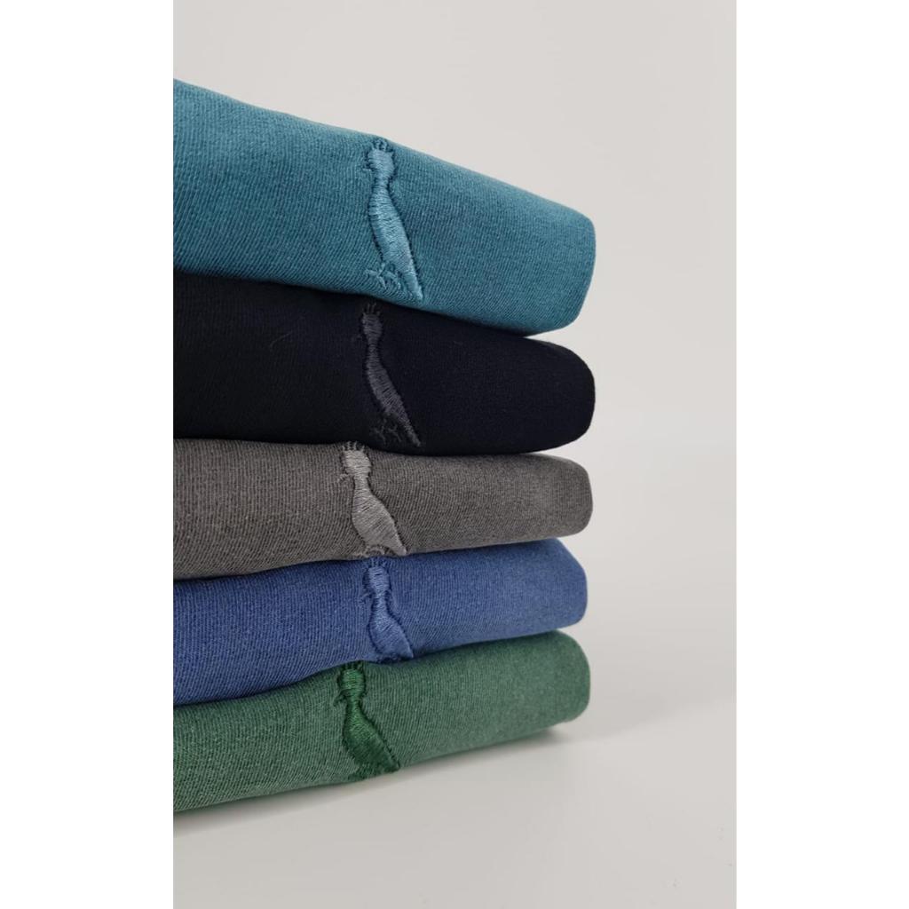 Camiseta Básica Bordado ou Detalhe no Peito Promoção