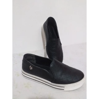 Tênis feminino preto slip on Via Marte muito conservado matelassê muito conforto preto 36