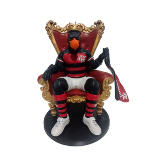 Figura Mascote Urubu Guerreiro Flamengo no trono