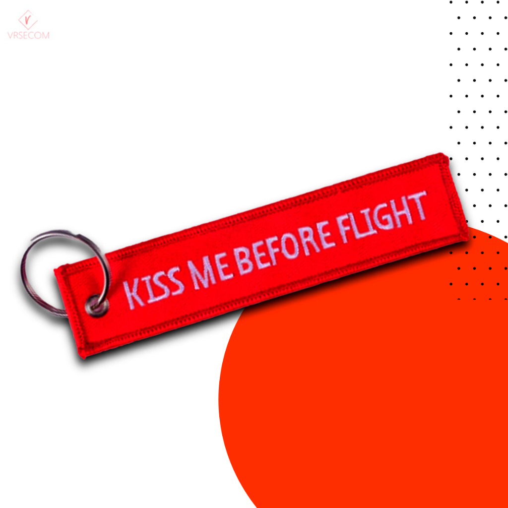 1 Chaveiro Costumado Kiss Me Before Flight - Premium
