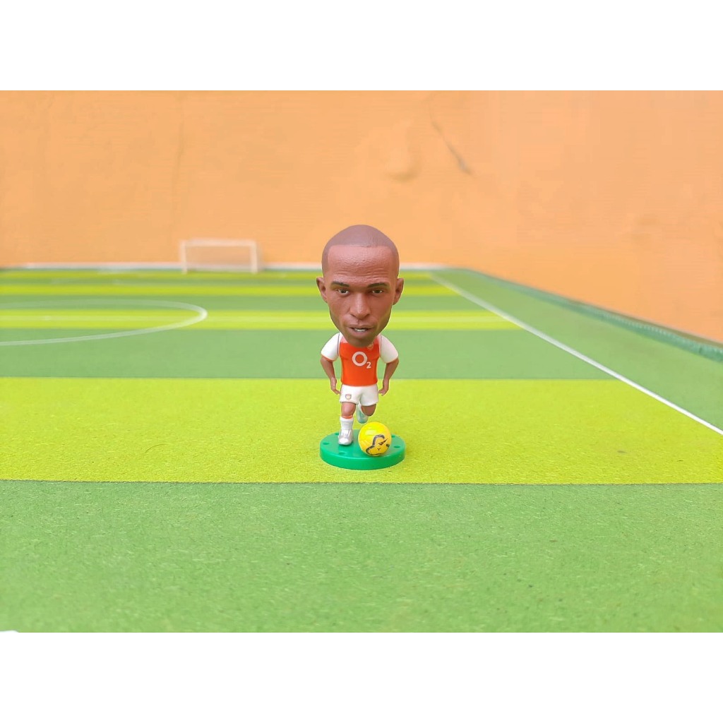 Mini Craque do Thierry Henry Arsenal Soccerwe Boneco Miniatura