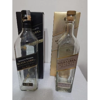 2 Garrafas vazias Black Label + 1 Gold Label com tampas e caixas