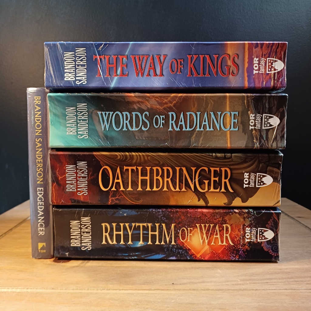Livros Stormlight Archive e Edgedancer Novos INGLÊS | Shopee Brasil
