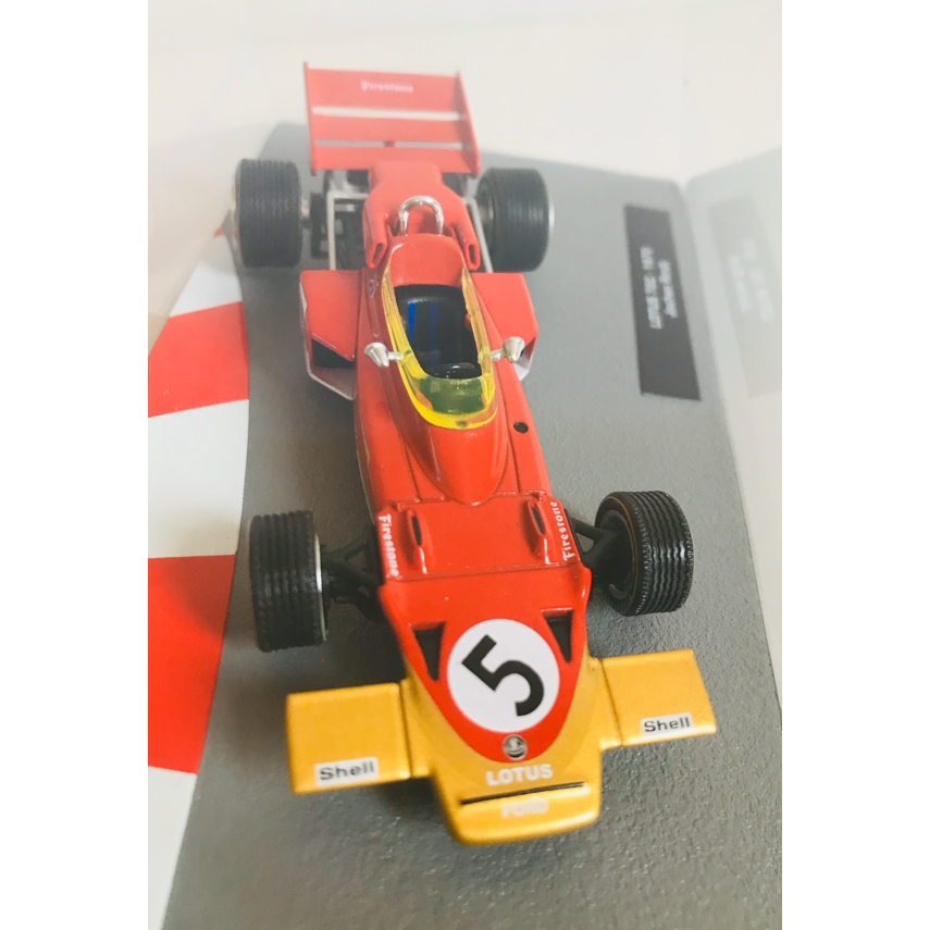 Miniatura Lotus 72C - Jochen Rindt - W. Champion F1 - 1970 Miniatura Lotus 72C - Jochen Rindt - W. Champion F1 - 1970