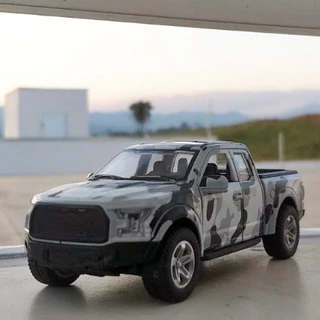 Miniatura carro de metal Caminhonete F-150 e Mercedez camuflado coleção