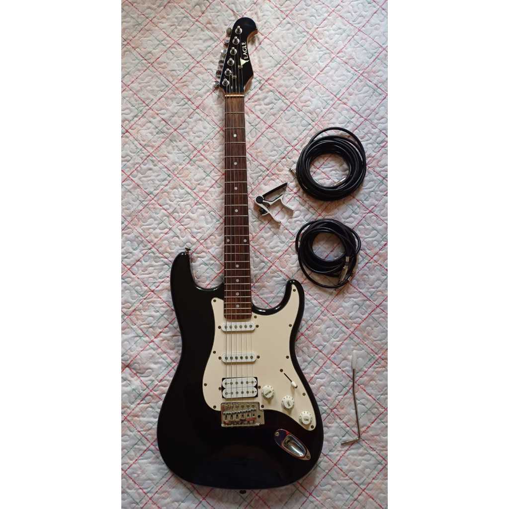 Guitarra Eagle Strato Preta + Cabos + Capotraste + Alavanca | Shopee Brasil