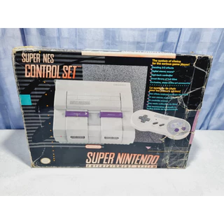 98- Console Super Nintendo com caixa.