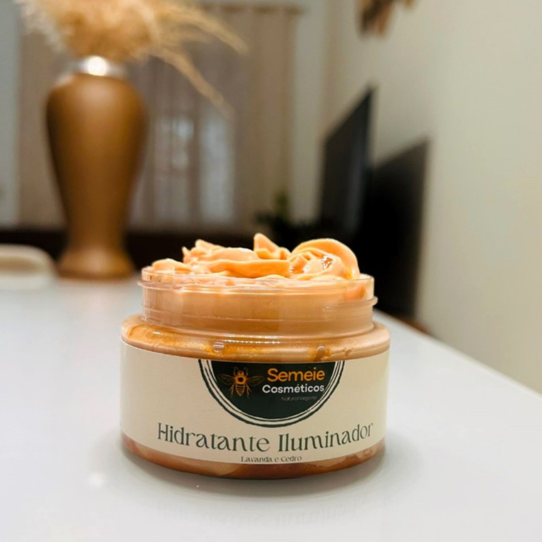 Hidratante de Lavanda Iluminador com Brilho Dourado Natural e Vegano - Toque Seco.