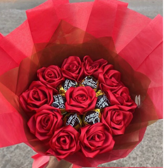 Buquê de Flores com Chocolate ( ENVIO IMEDIATO ) | Shopee Brasil
