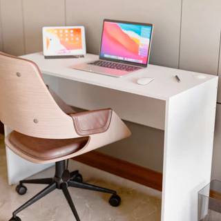 Mesa em MDF para Computador 110cm x 75cm - Prática, Resistente, Ideal para Trabalho e Estudo