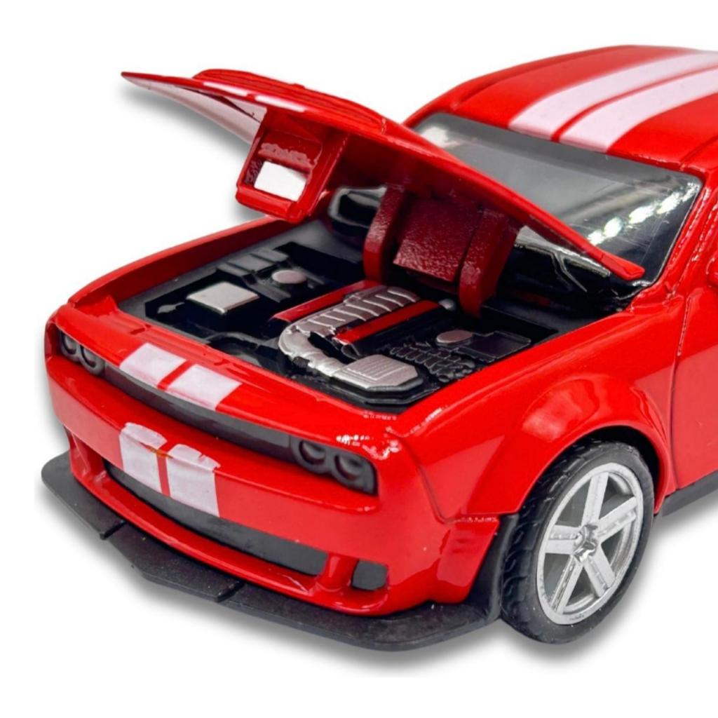 Carrinho Miniatura Replica Perfeita Colecionador, Abre Capô Com Pneus de Borracha e Fricção na Roda