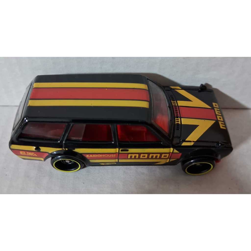Hot Wheels '71 Datsun 510 Bluebird wagon Speed Graphics