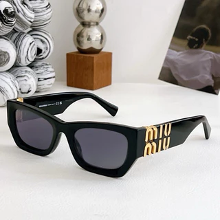 Óculos de Sol Feminino Miu Sunglasses Letter de Luxo Retro Retangular Olho de Gato Trend Style Preto e Branco
