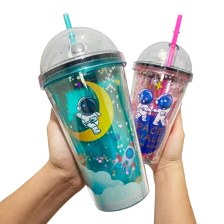 Copo Astronauta Parede Dupla 450ml com Canudo Galaxia Com Glitter Tampa Acrílico Resistente