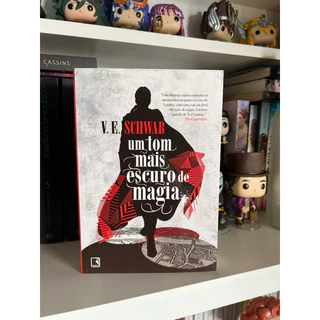 um tom mais escuro de magia vol 1 (com detalhe)