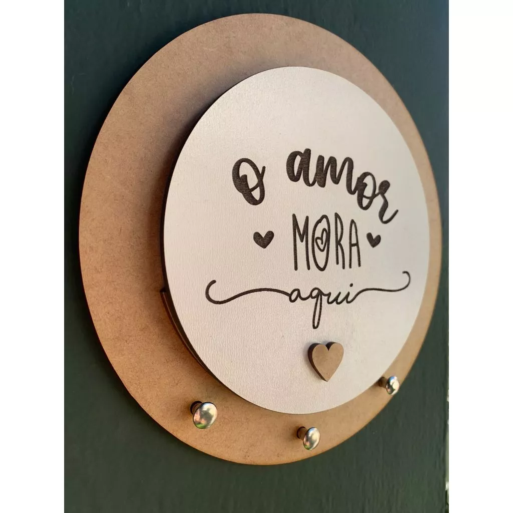 Porta-Chaves de Parede em MDF com 3 Ganchos – Organização e Decoração Moderna | Envio Rápido