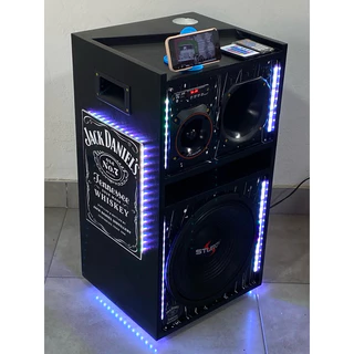 Caixa Bob residencial Trio com iluminação controlada por controle remoto preta e branco