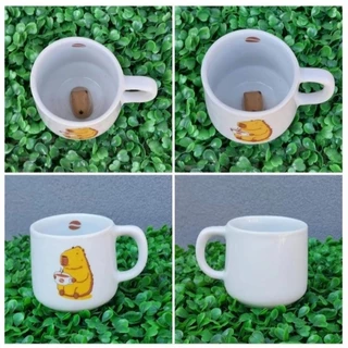 Xícara com capivara dentro 200ml de porcelana