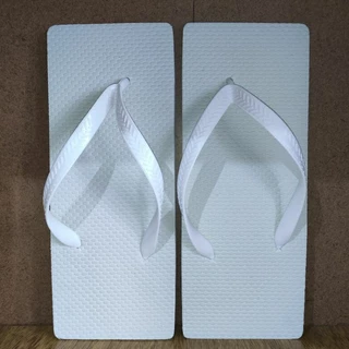 Chinelo quadrado estilo japones.confira