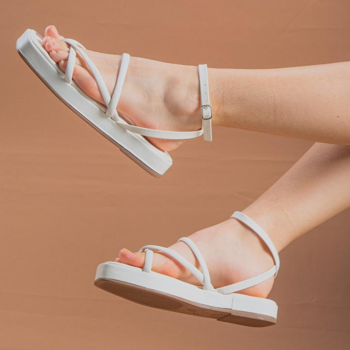 Sandália feminina de fivela flatfom de tiras flat (ELIZA)