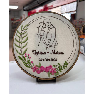 Bastidor com Bordado Personalizado - Modelo Foto só contorno - Casal, namorados