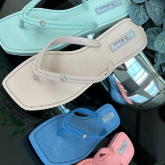 Chinelo feminino dedo slim havai bico quadrado Strass