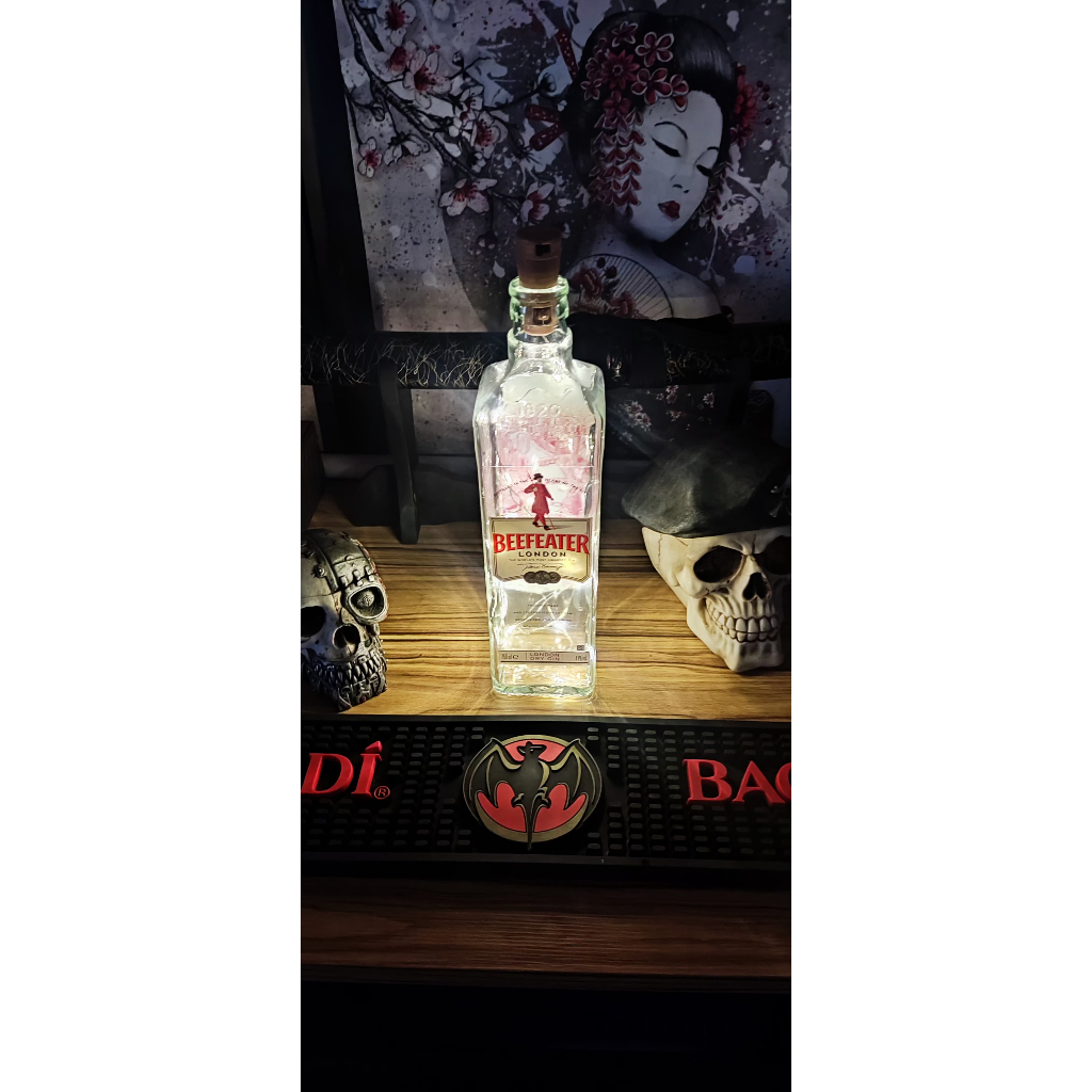 Luminária Abajur Mesa Garrafa Gin Beefeater Inglês Decoração 20 Led