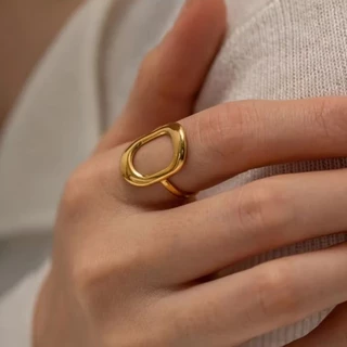 Anel oval regulável aço banhado a ouro 18k