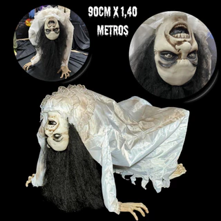 Garota Exorcista com Som Movimentos Assustadores Decoração Enfeite de Halloween Horripilantes