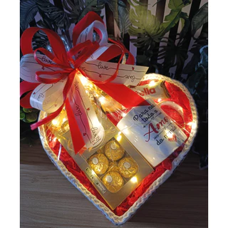 Presente Namorado Cesta de Chocolate com Nutella Caneca e Luz Led